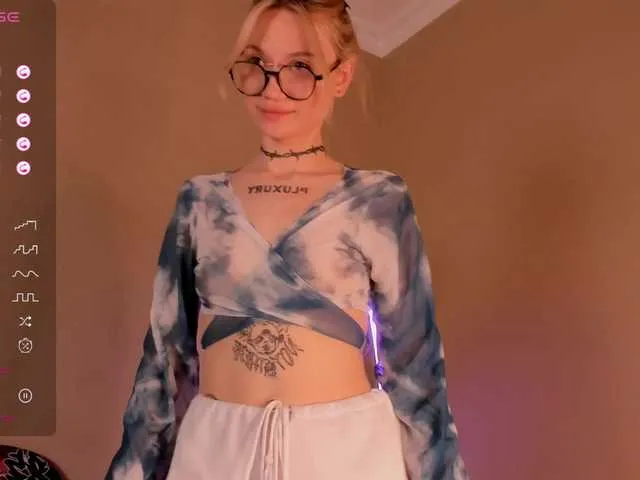 Live sex webcam photo for AvelinKkk #277348494