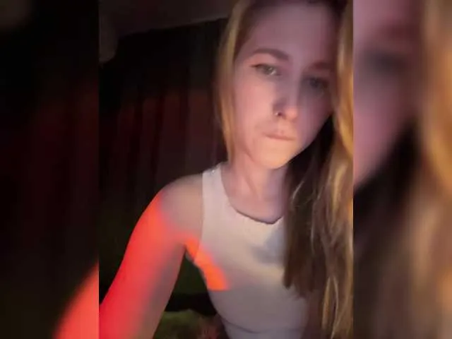 Live sex webcam photo for AveryLove #291542449