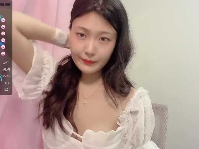 Live sex webcam photo for Avril-FeiFei #273686991