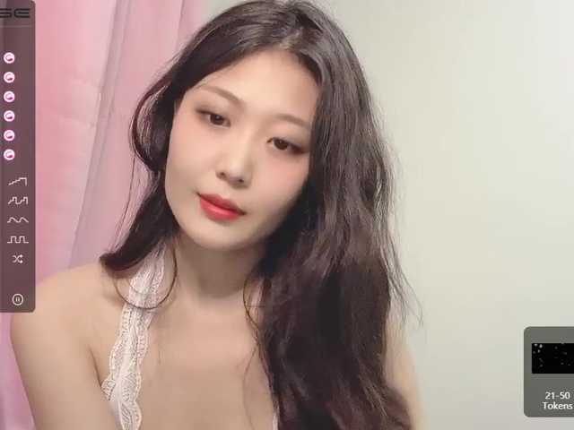 Live sex webcam photo for Avril-FeiFei #273795015