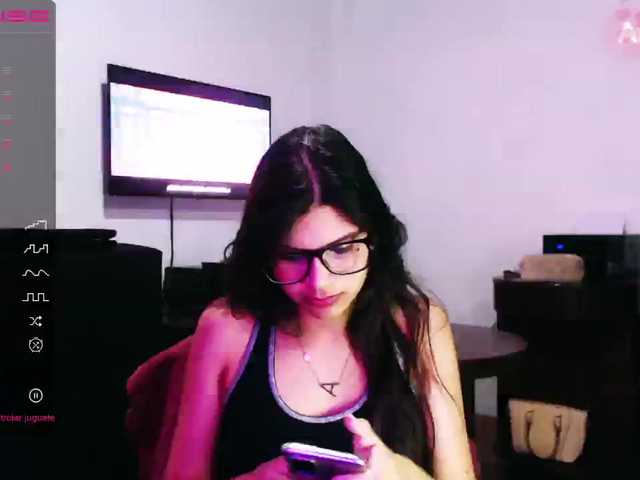 Live sex webcam photo for AvrilCam #274415564