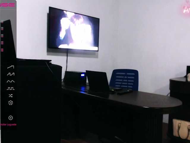 Live sex webcam photo for AvrilCam #274423516