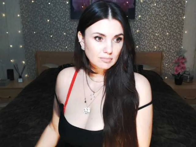 Live sex webcam photo for AwesomeValen #290386718