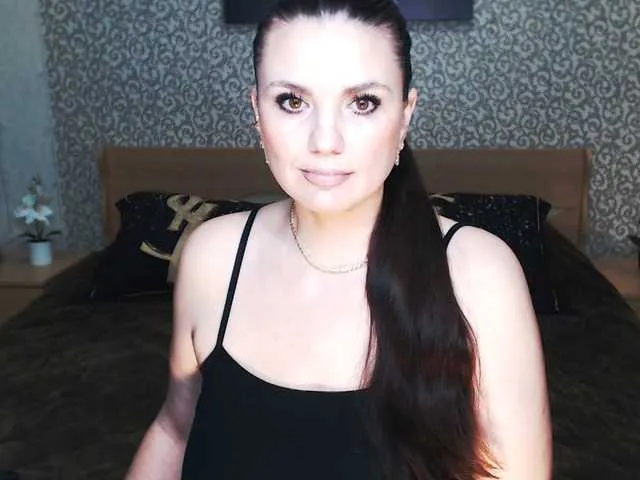 Live sex webcam photo for AwesomeValen #290475108