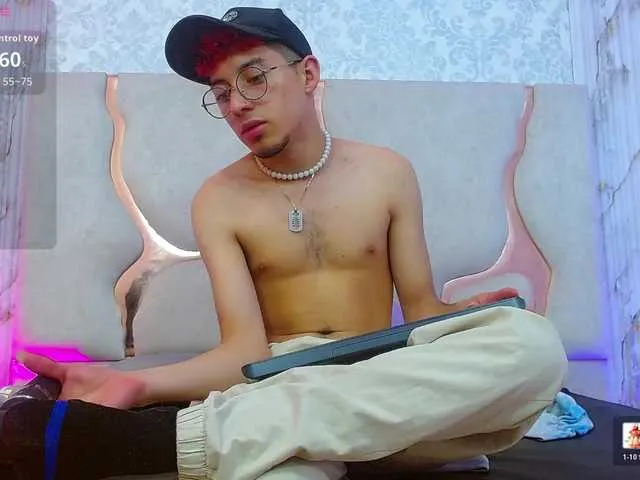 Live sex webcam photo for Axel-tay #292720820