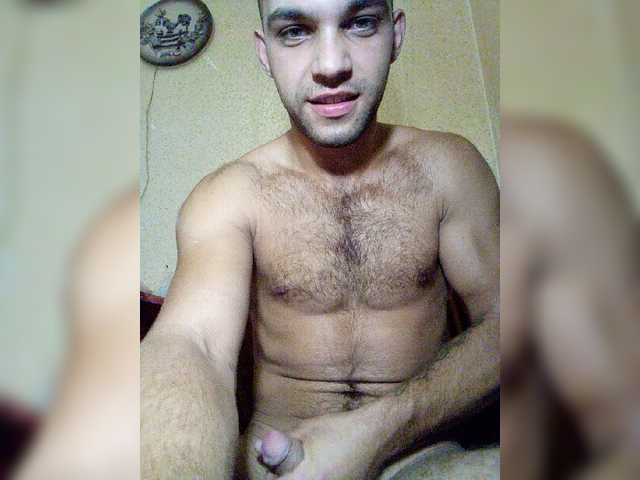 Live sex webcam photo for Axel121p #274352599