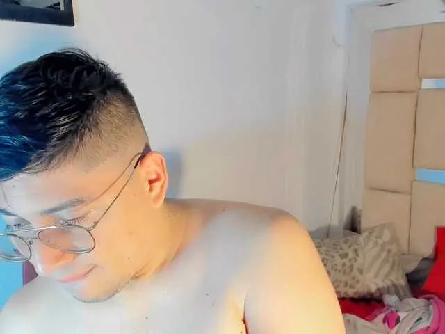 Live sex webcam photo for AxelChang #276545411