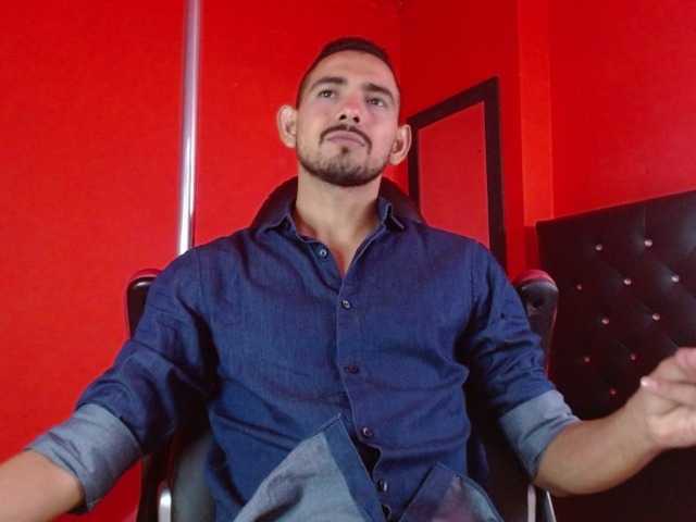 Live sex webcam photo for AxelCurtis11 #276614637