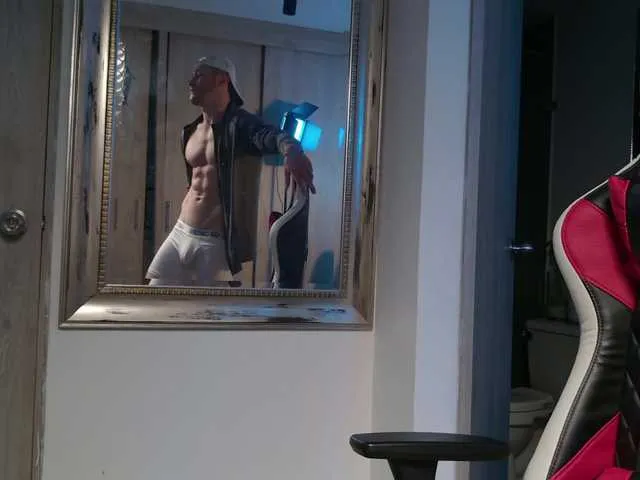 Live sex webcam photo for AxelFairchaild #292729641
