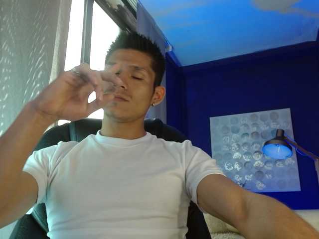 Live sex webcam photo for AxelMorries #277046542