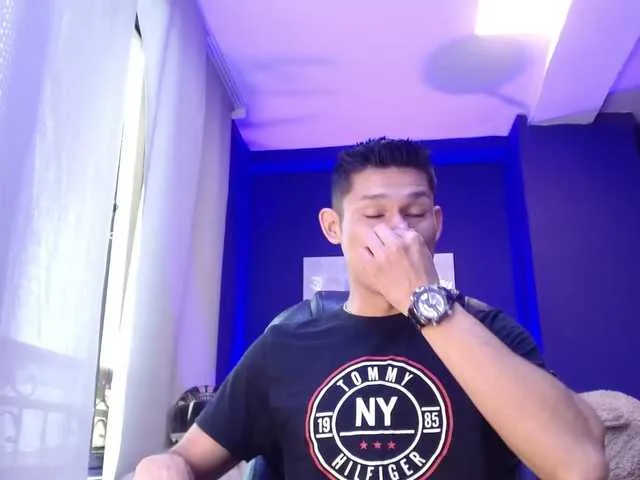 Live sex webcam photo for AxelMorries #277131568