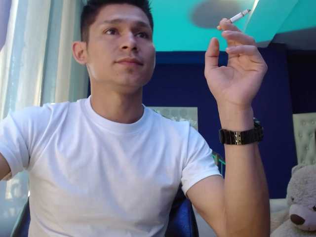 Live sex webcam photo for AxelMorries #277145990