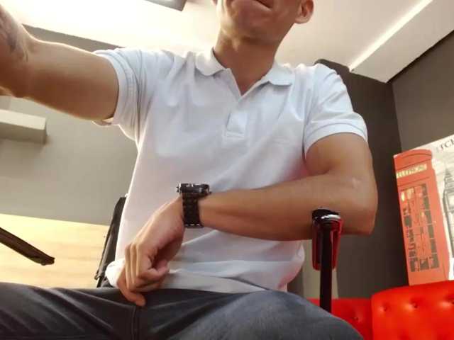 Live sex webcam photo for AxelMorries #277222645