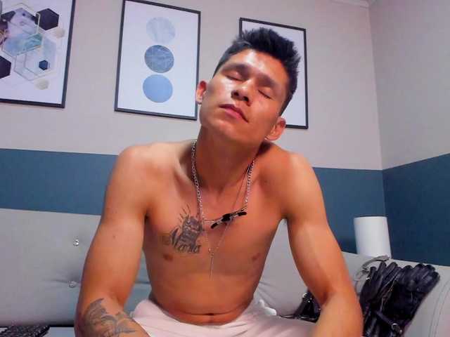 Live sex webcam photo for AxelMorries #277238289