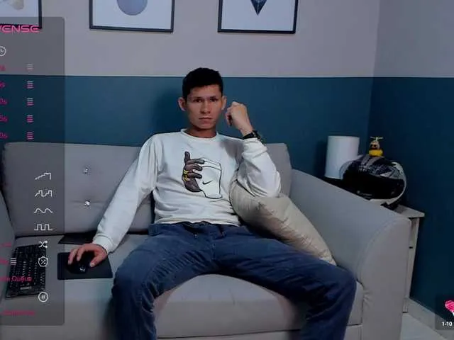 Live sex webcam photo for AxelMorries #277276661