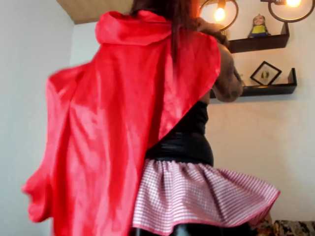 Live sex webcam photo for AxxyMilf #276586055