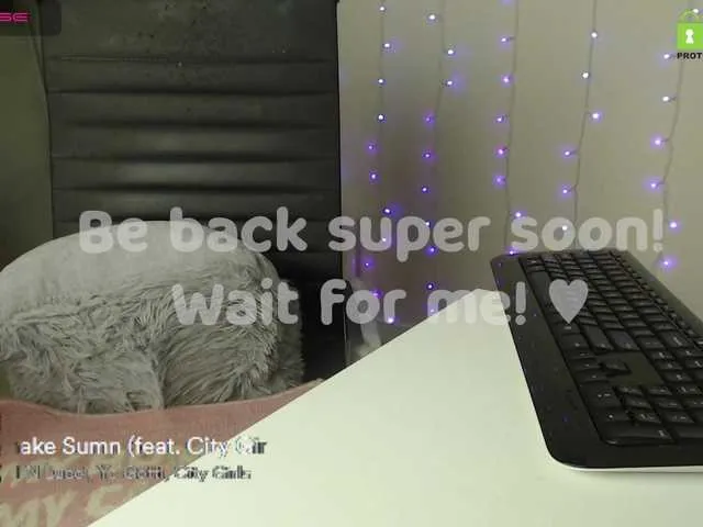 Live sex webcam photo for AyanaXOXO #272628092
