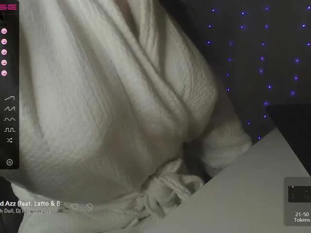 Live sex webcam photo for AyanaXOXO #272786393