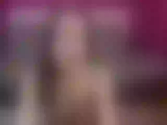 Live sex webcam photo for AyannaEmma #276733401