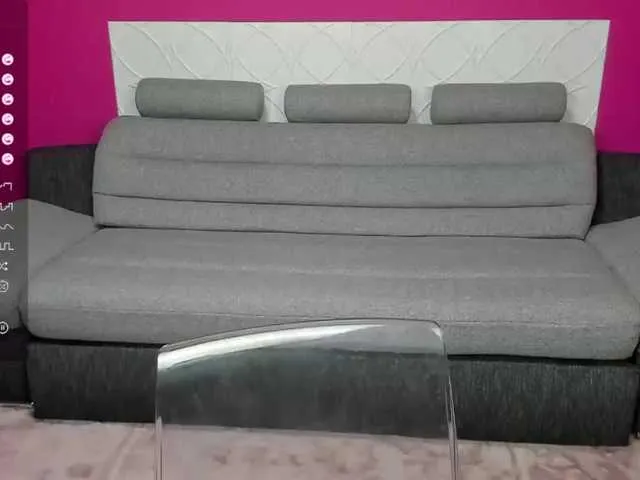 Live sex webcam photo for AyannaEmma #276813420