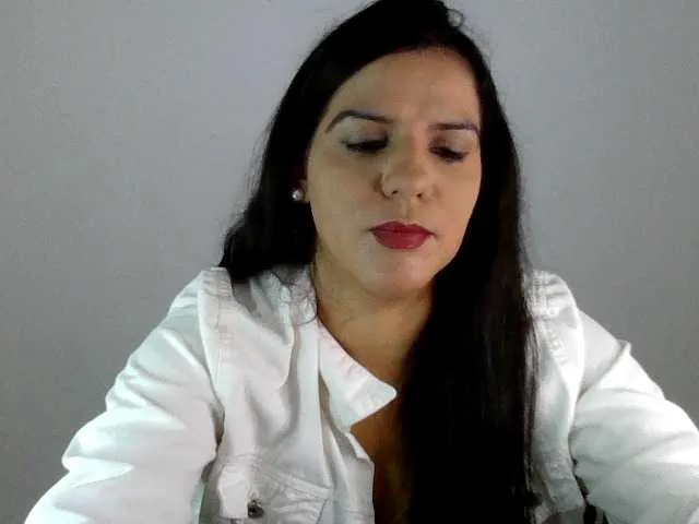 Live sex webcam photo for AylaFarah #291433512