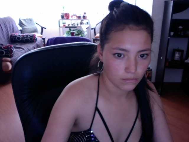 Live sex webcam photo for Aylinn17 #273703037