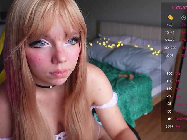 Live sex webcam photo for AyraLust #277482036