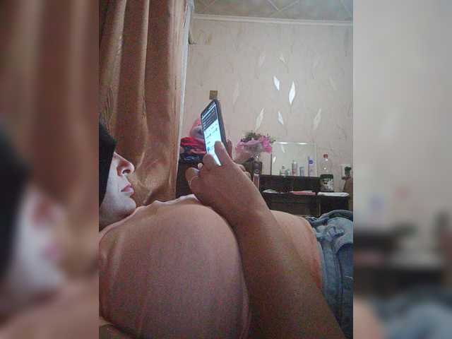 Live sex webcam photo for Ayrina69 #275545798