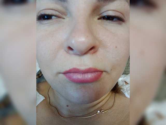 Live sex webcam photo for Ayrina69 #275930353