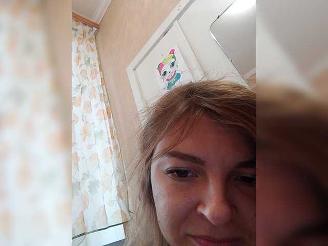 Live sex webcam photo for Ayrina69 #276597666