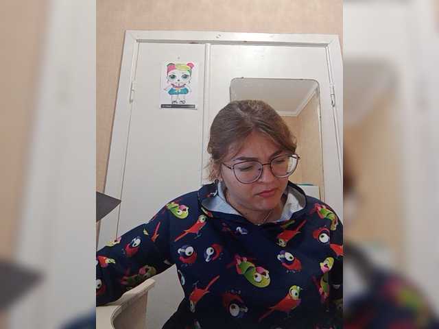 Live sex webcam photo for Ayrina69 #276611353