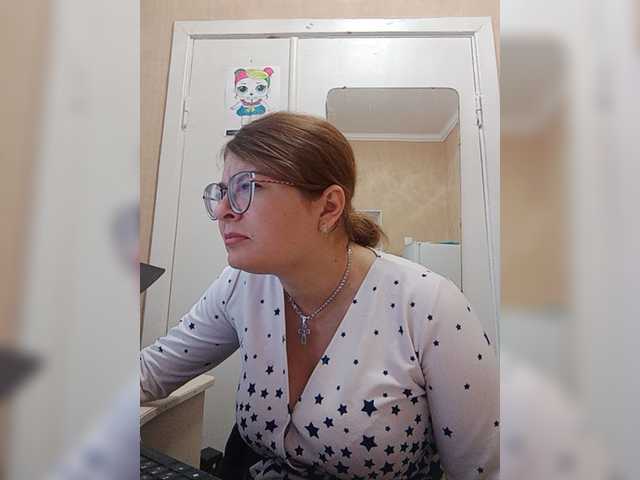 Live sex webcam photo for Ayrina69 #276708674