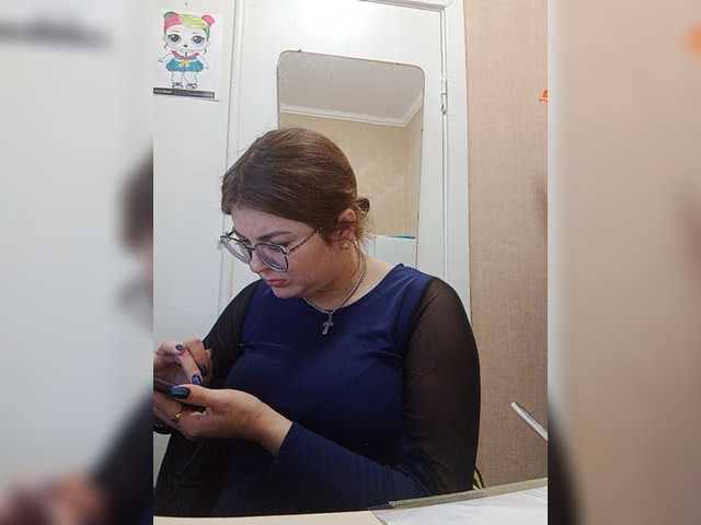 Live sex webcam photo for Ayrina69 #276715915