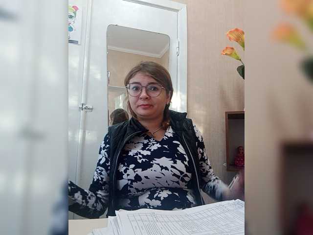 Live sex webcam photo for Ayrina69 #276849564