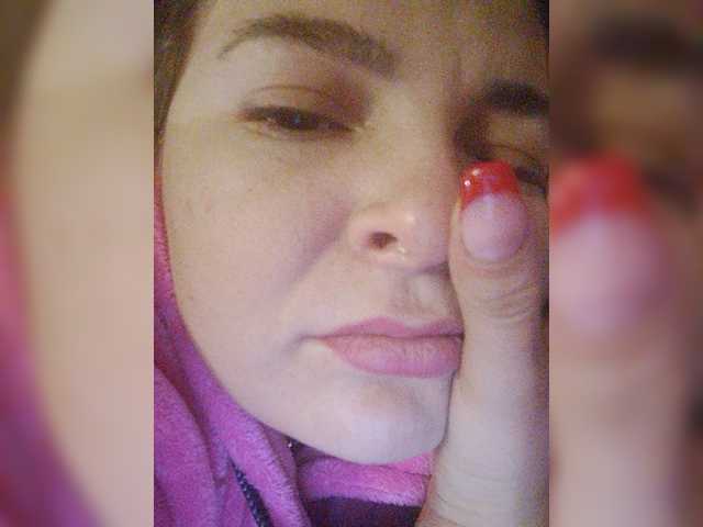 Live sex webcam photo for Ayrina69 #276983884