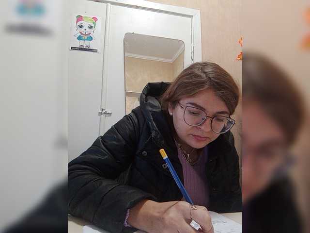 Live sex webcam photo for Ayrina69 #276986290