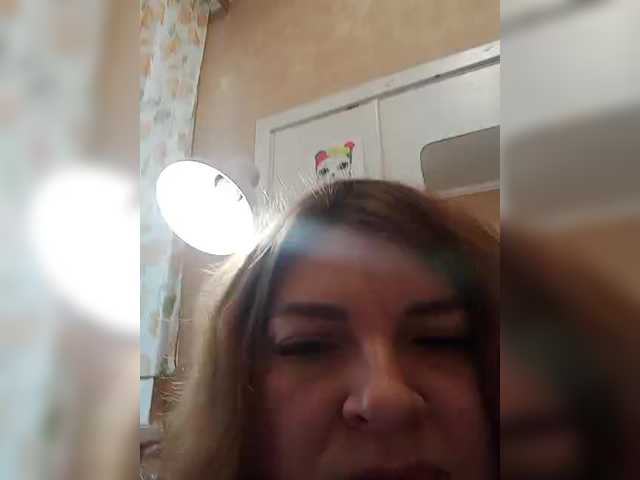 Live sex webcam photo for Ayrina69 #290131643