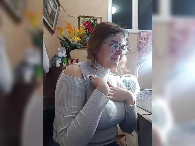 Live sex webcam photo for Ayrina69 #290272286