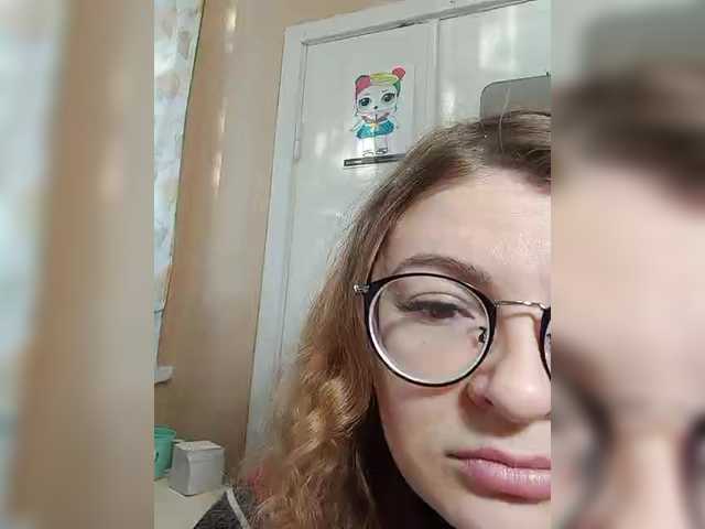 Live sex webcam photo for Ayrina69 #290471855