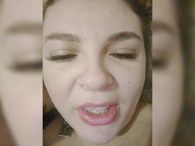 Live sex webcam photo for Ayrina69 #290500040