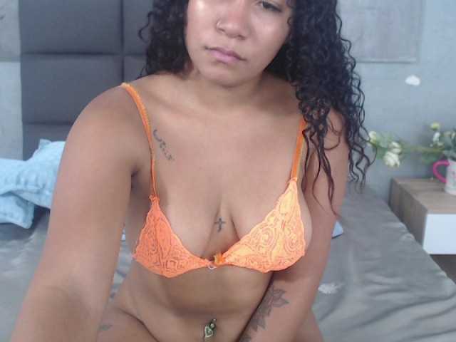 Live sex webcam photo for AyshaBrown- #271771604