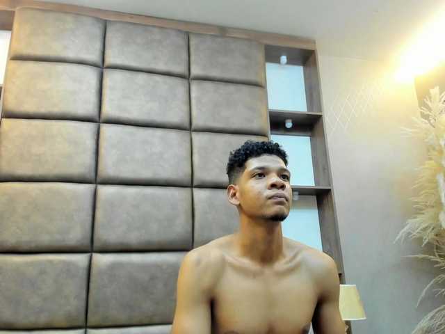 Live sex webcam photo for AzapYDakota #277135993