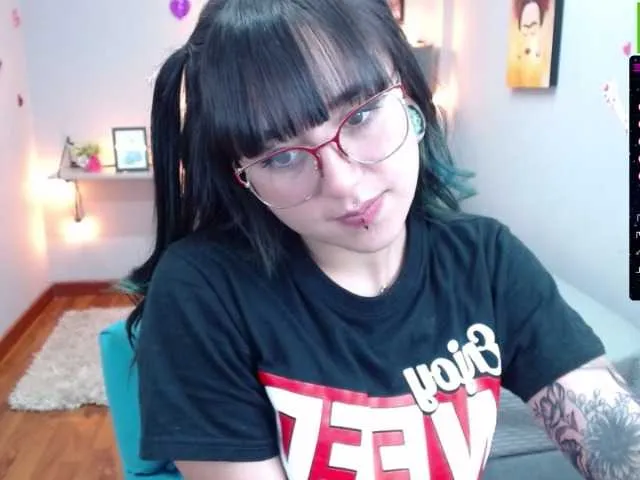 Live sex webcam photo for Azul69- #272529977