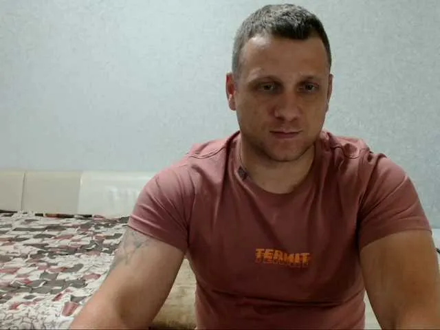 Live sex webcam photo for B-L-O-N-D #291372798