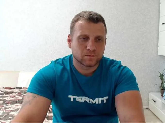 Live sex webcam photo for B-L-O-N-D #291424578