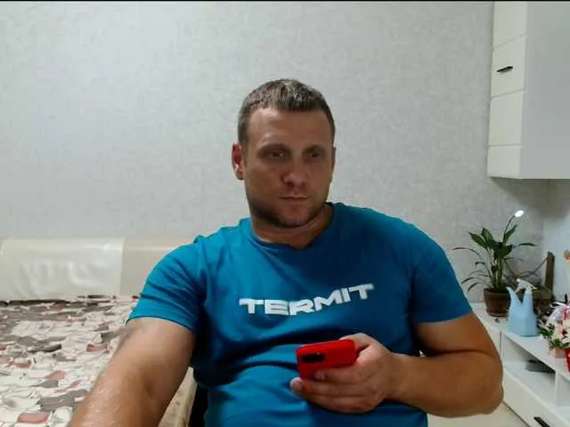 Live sex webcam photo for B-L-O-N-D #291610670