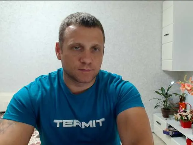 Live sex webcam photo for B-L-O-N-D #291636255