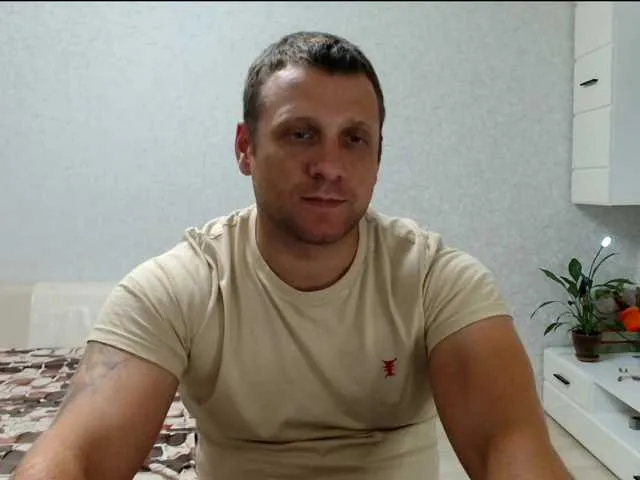 Live sex webcam photo for B-L-O-N-D #291702594