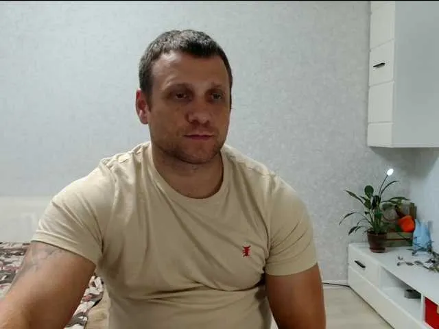 Live sex webcam photo for B-L-O-N-D #291708222