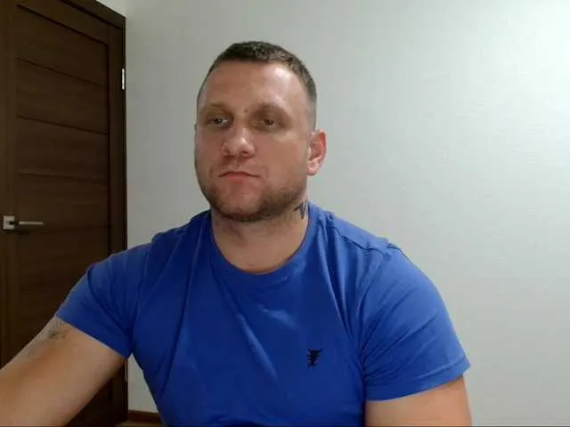 Live sex webcam photo for B-L-O-N-D #292144368